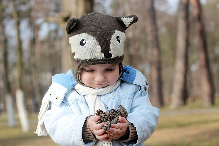 Kid’s Corner – Make your own pinecone bird feeder