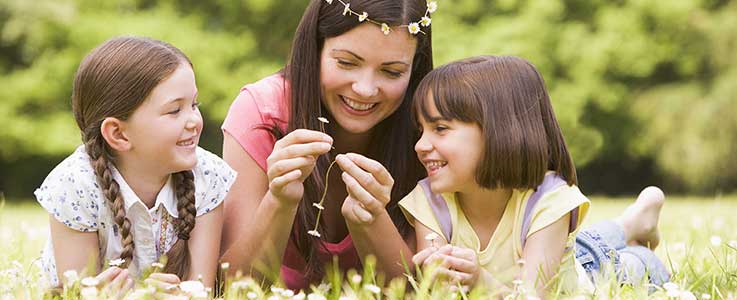 Kids Corner: How to make a daisy chain